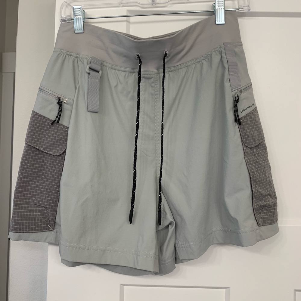Lululemon High Rise Cargo Hiking Short